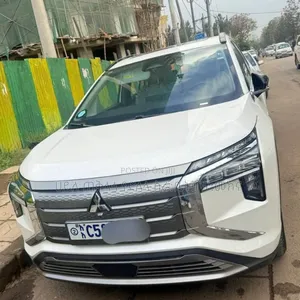 Mitsubishi Airtrek 135 kW FWD 2023 Off white