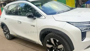 Mitsubishi Airtrek 135 kW FWD 2023 Off white