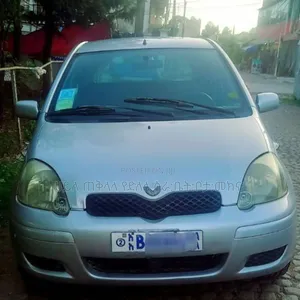 Photo - Toyota Vitz 2002 Blue