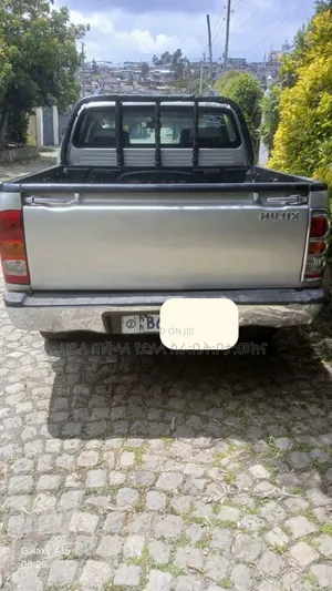 Toyota Hilux 2010 Silver