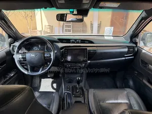 Toyota Hilux 2022 Gray