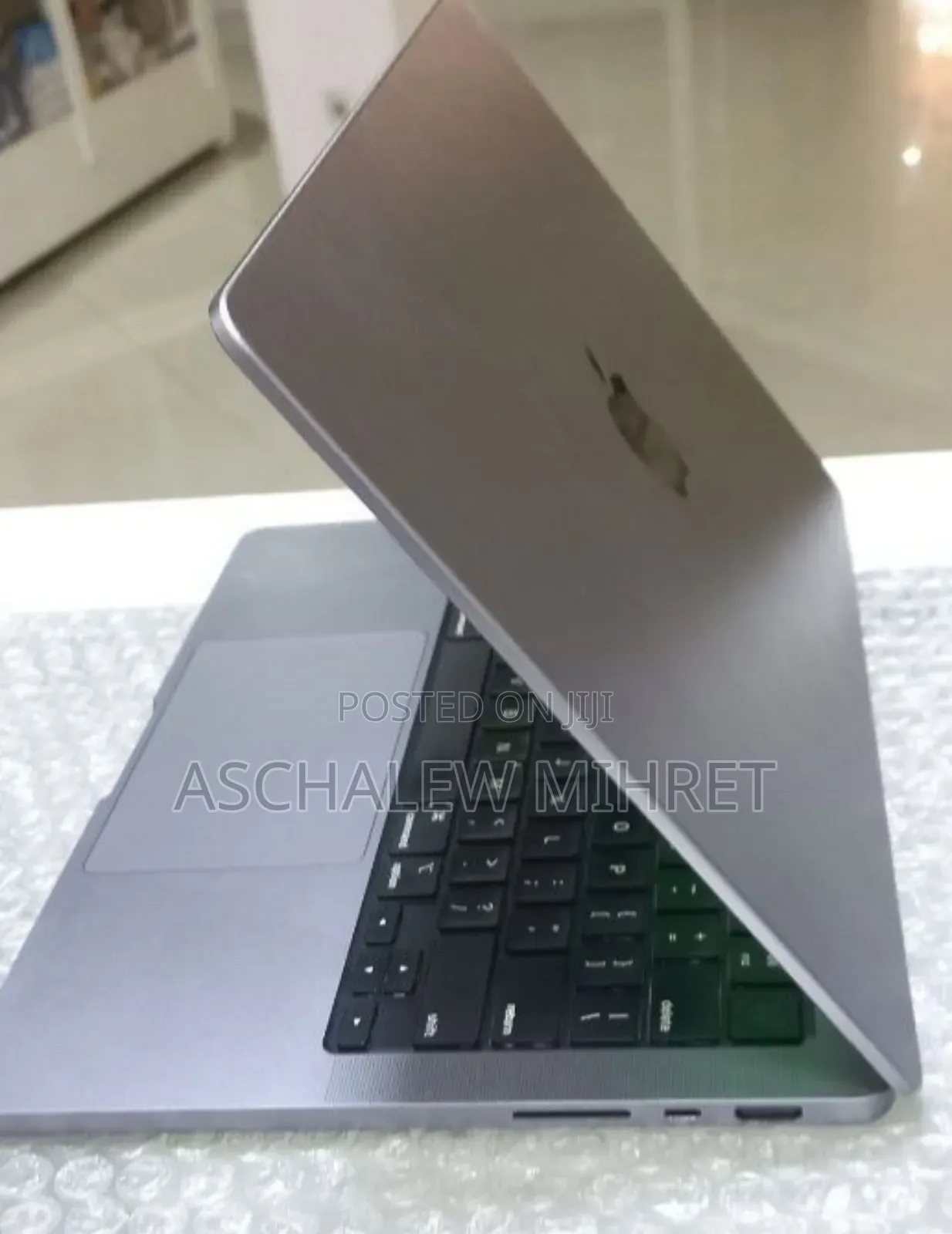 New Laptop Apple MacBook Pro M1 16GB Apple M1 Pro SSD 512GB