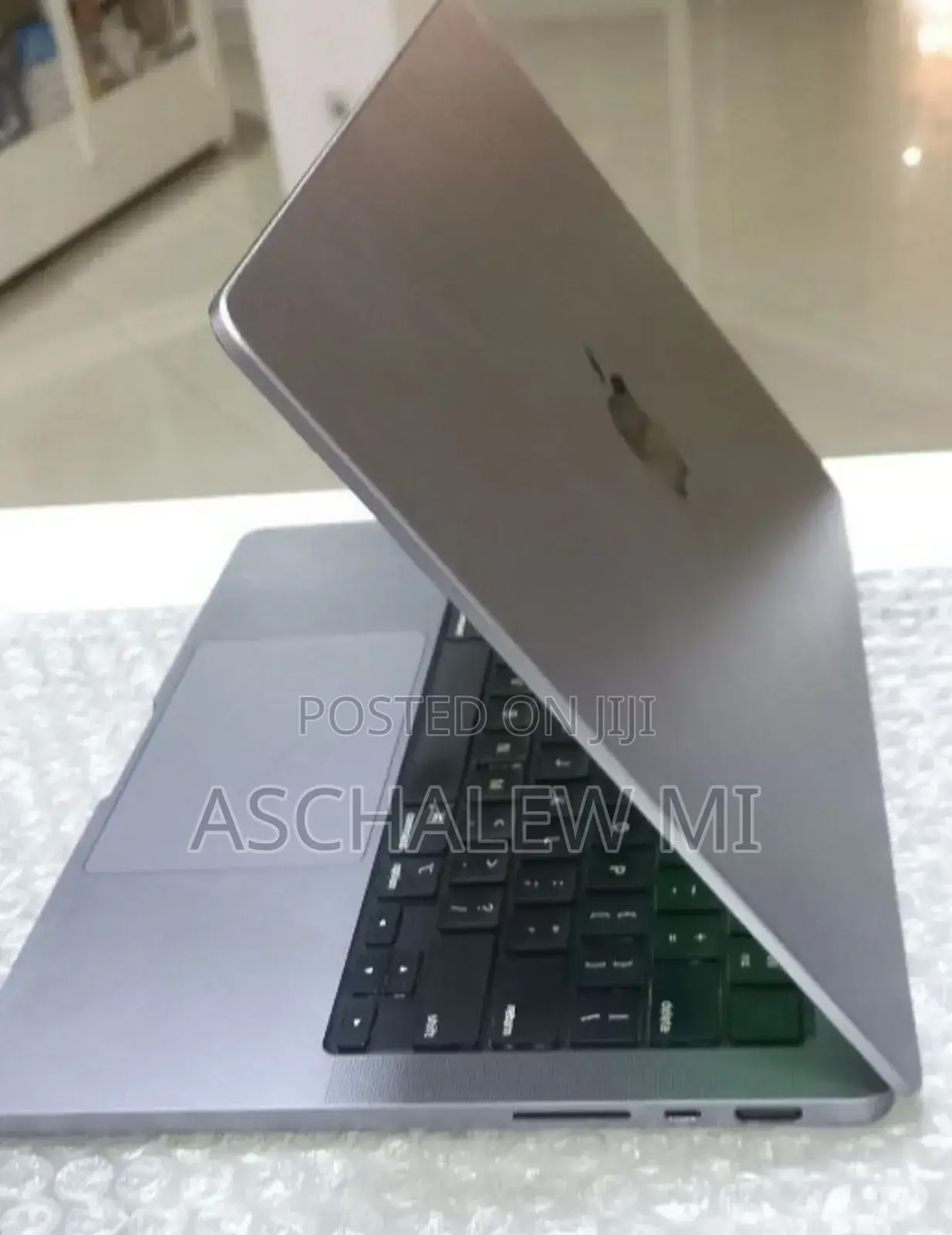 New Laptop Apple MacBook Pro M1 16GB Apple M1 Pro SSD 512GB