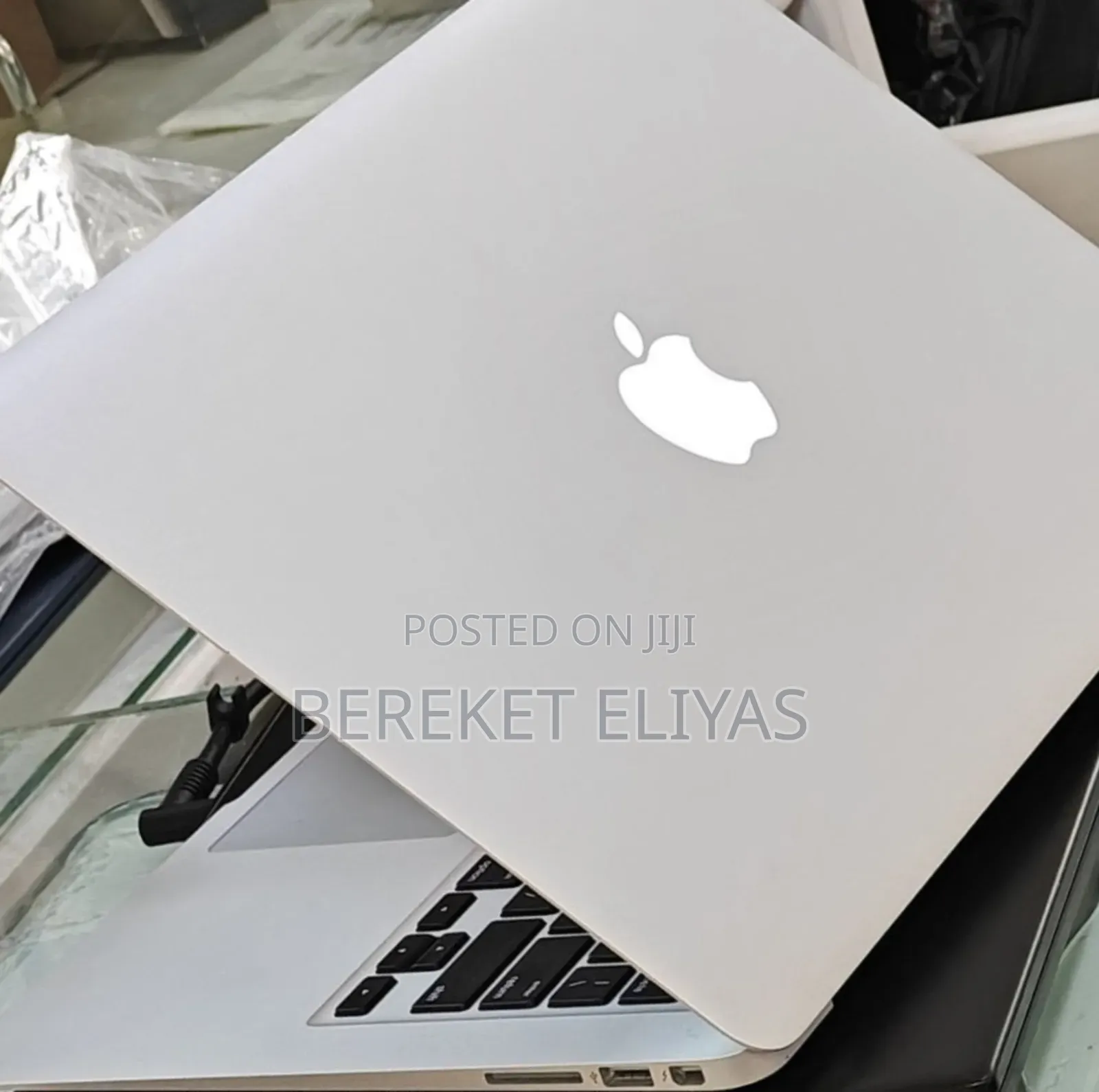 New Laptop Apple MacBook Air 2017 8GB Intel Core I5 SSD 256GB