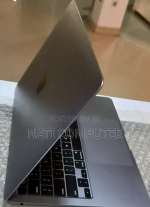 New Laptop Apple MacBook Pro 2020 M1 8GB Apple M1 Pro SSD 256GB