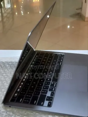 New Laptop Apple MacBook Pro 2020 M1 8GB Apple M1 Pro SSD 256GB