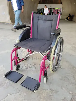 Driving,Wheelchair Lightweight局肖wheelchair Is Made of Sturdy Steel