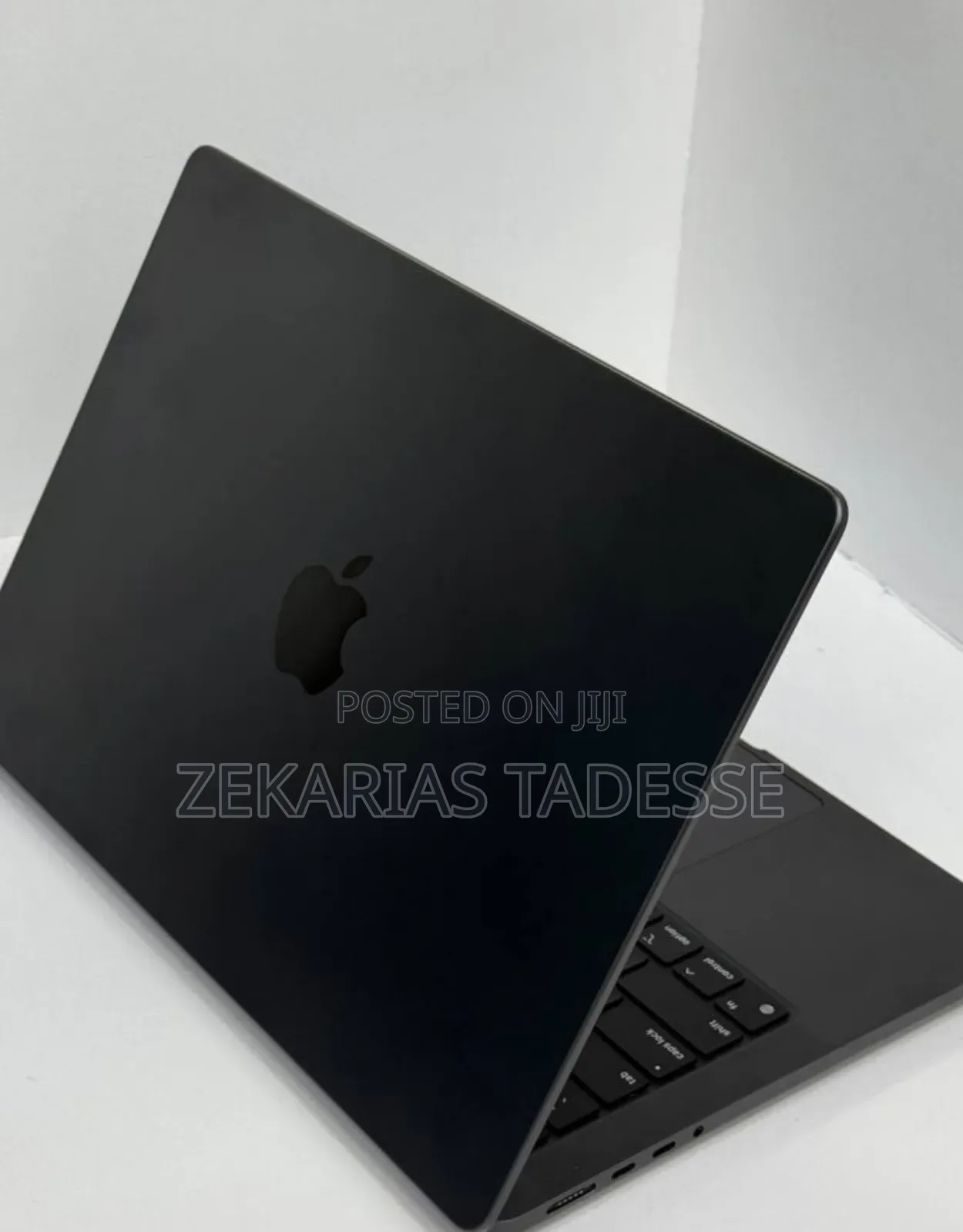 New Laptop Apple MacBook Pro 2024 M4 14-Inch 16GB Apple M4 SSD 1T