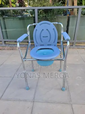 Photo - 3in1 Commode Chair目盒toilet Chair裁得aluminum Frame Thickened Pipe Wall