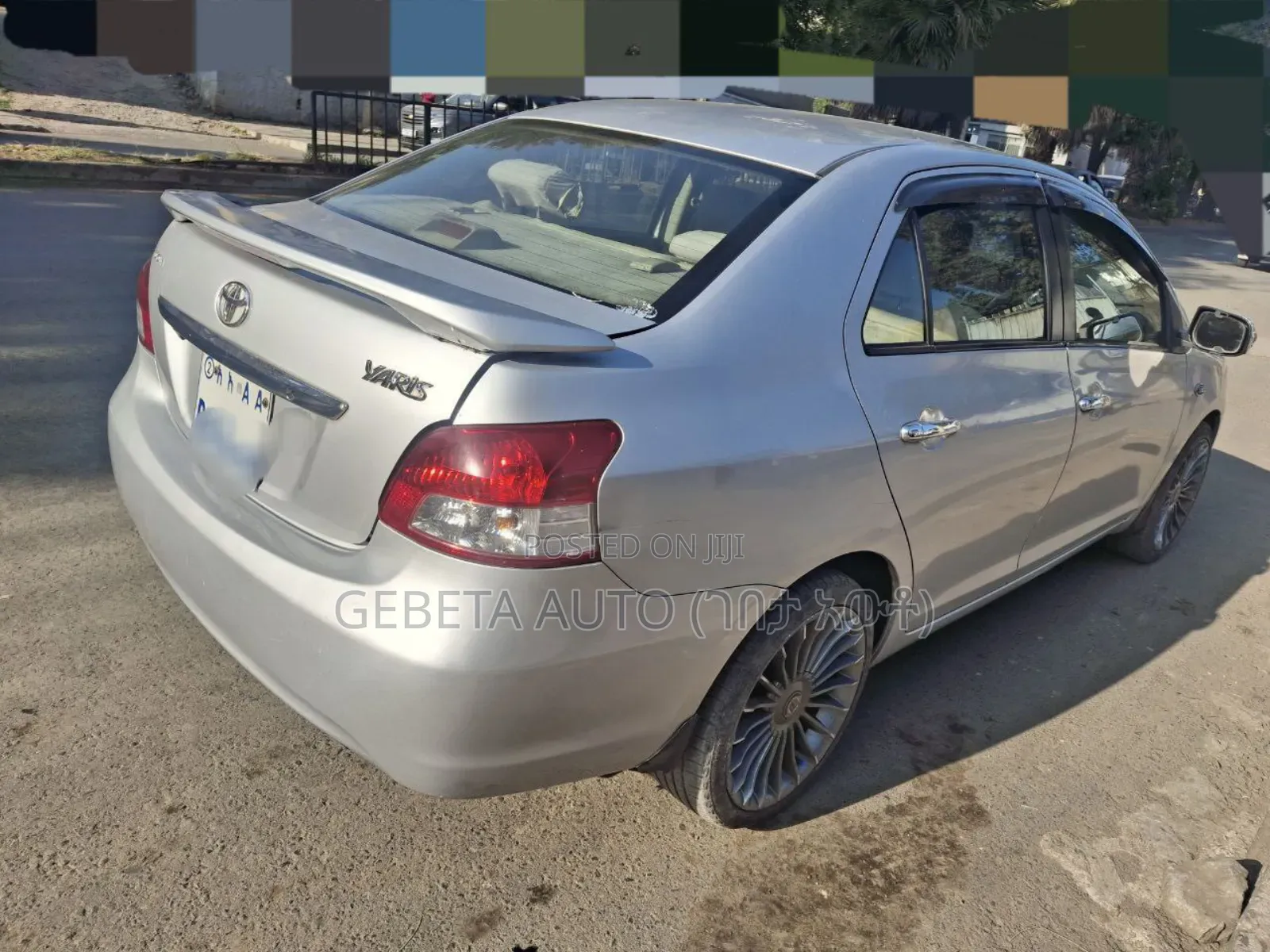 Toyota Yaris 2011 Silver