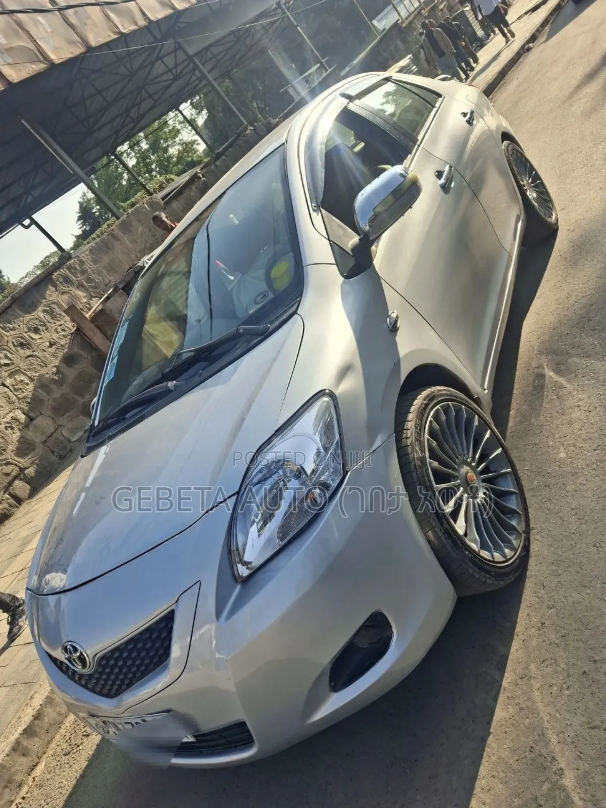 Toyota Yaris 2011 Silver