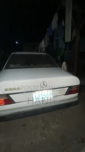 Photo - Mercedes-Benz C230 1989 White