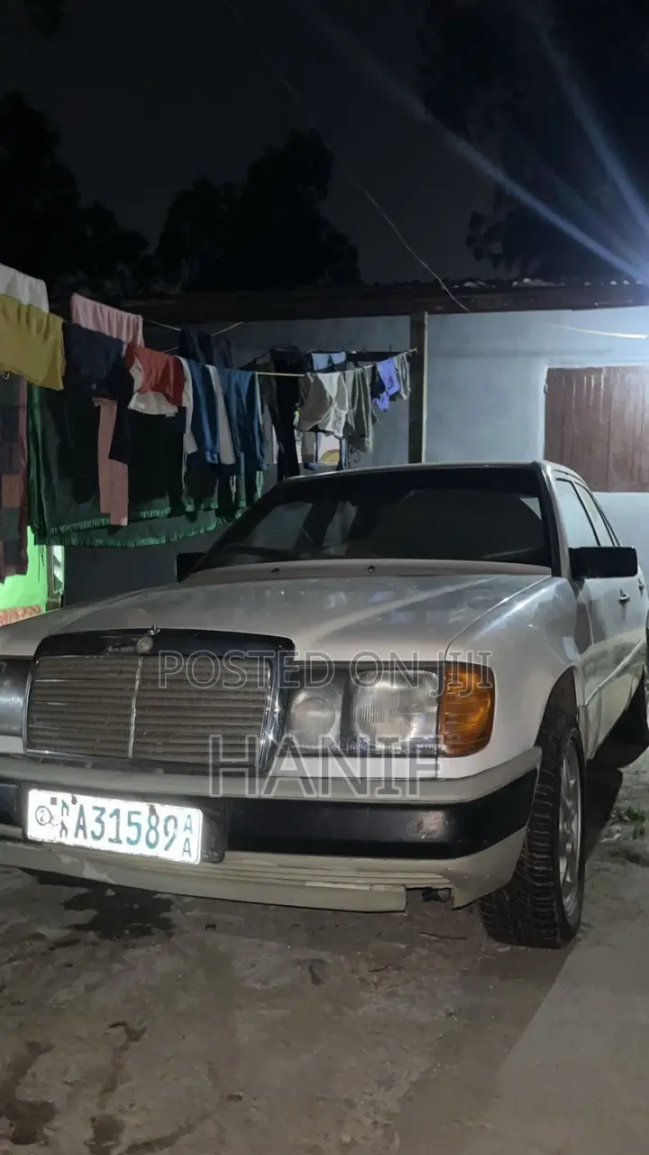 Mercedes-Benz C230 1989 White