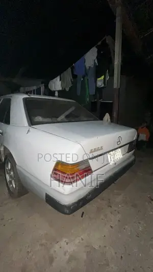 Mercedes-Benz C230 1989 White