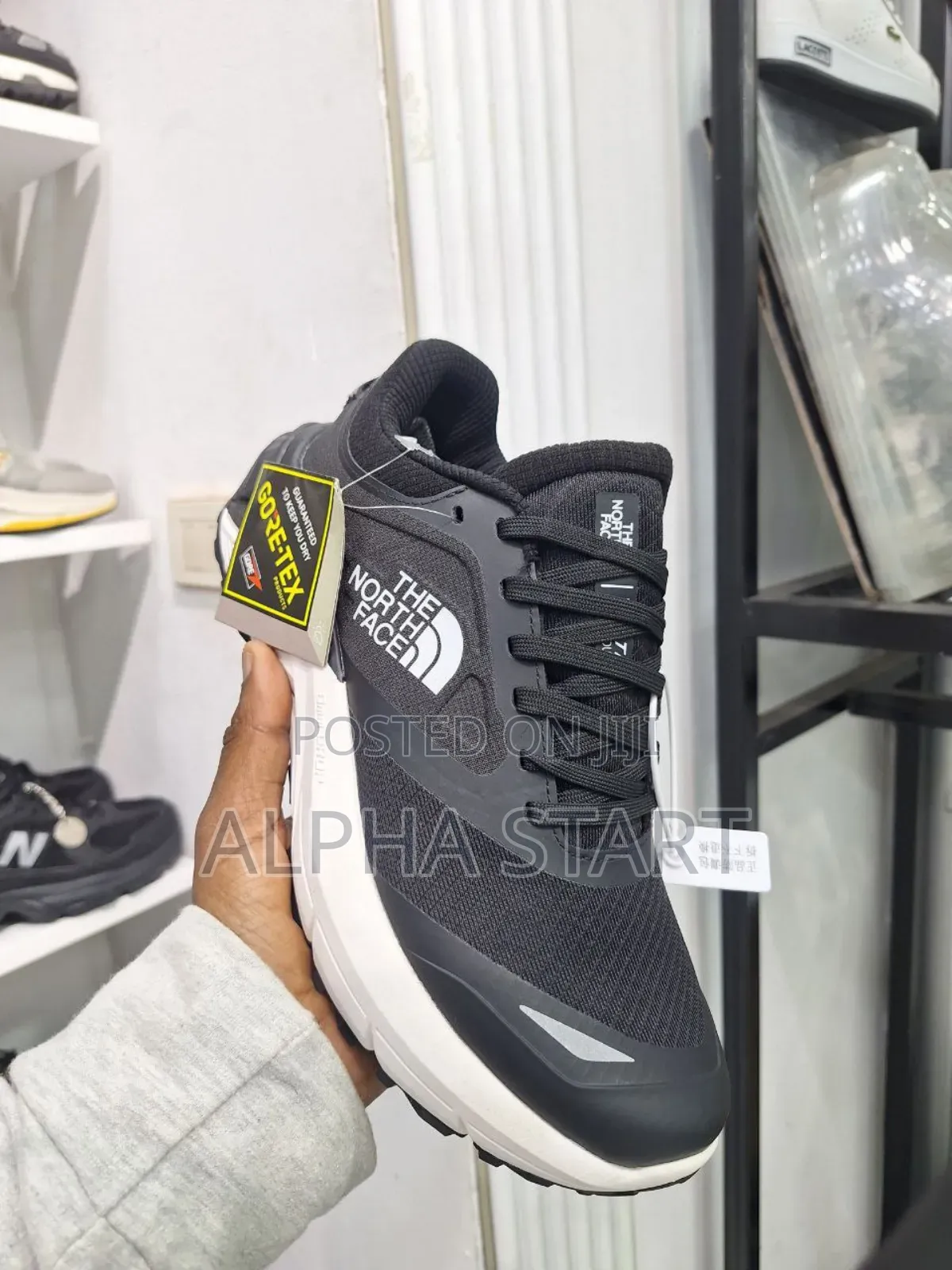 New Arrival  
 the Northface 
 Made in Vietnam 
 Size -- 40--43