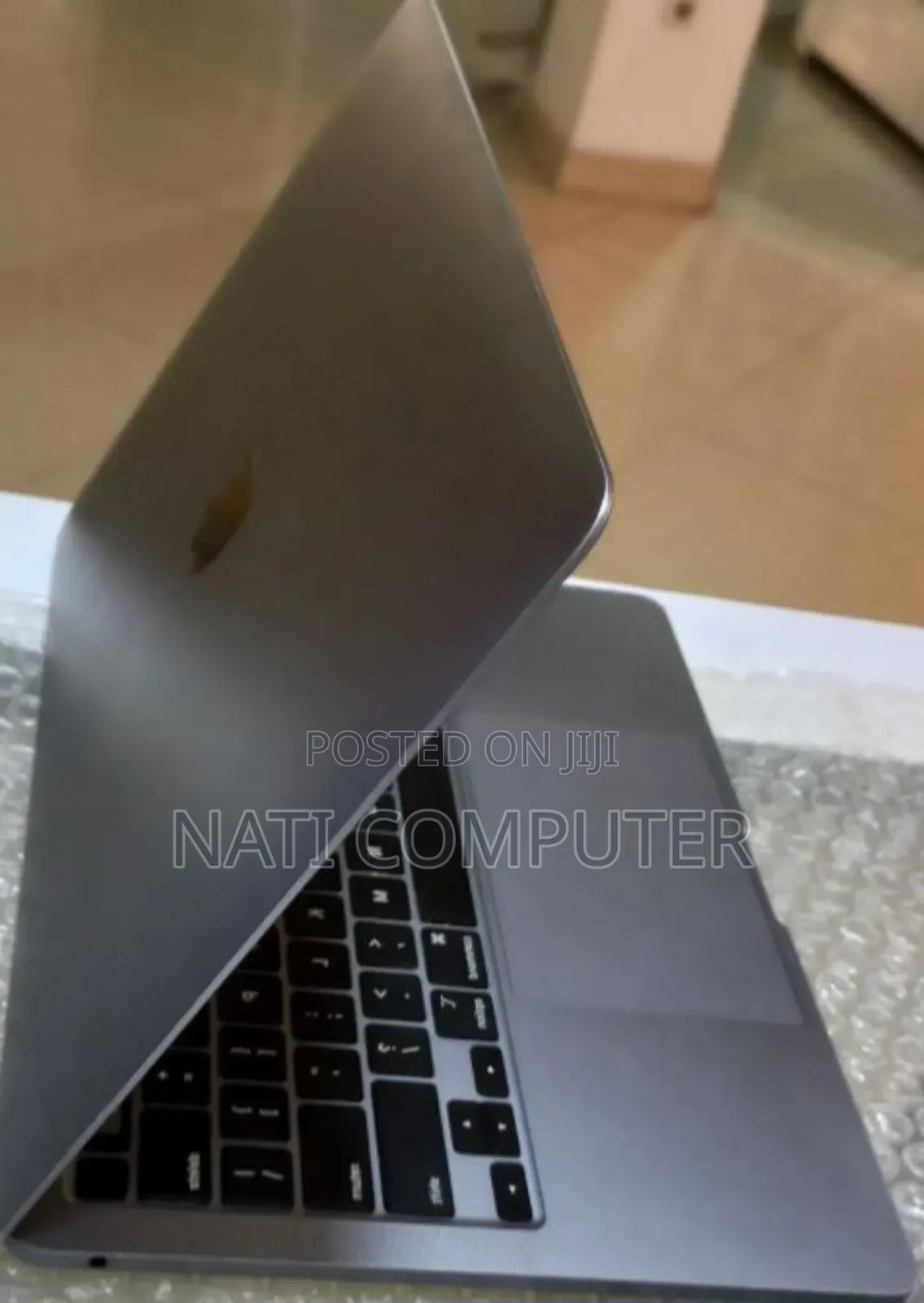 New Laptop Apple MacBook Pro M1 8GB Apple M1 Pro SSD 256GB