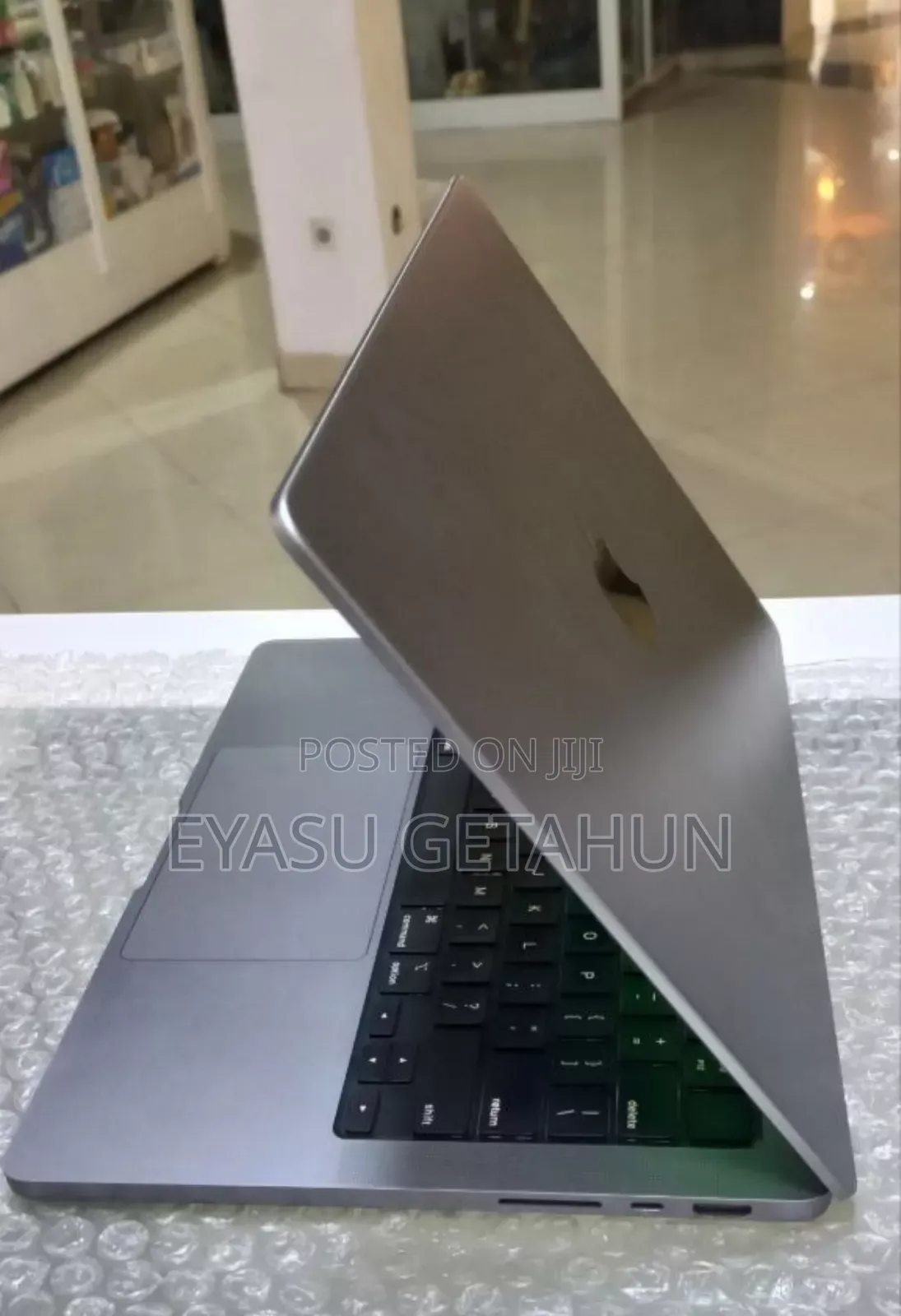 New Laptop Apple MacBook Pro 2021 M1 16GB Apple M1 Pro SSD 512GB