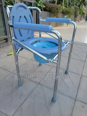 Photo - Multifunctional Chair翻篷used as a Bedside Commode亞勾toilet Chair
