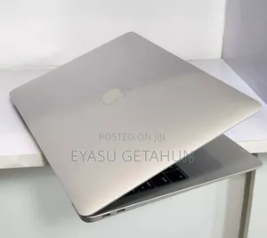 Photo - New Laptop Apple MacBook Air 2020 8GB Intel Core I3 SSD 256GB