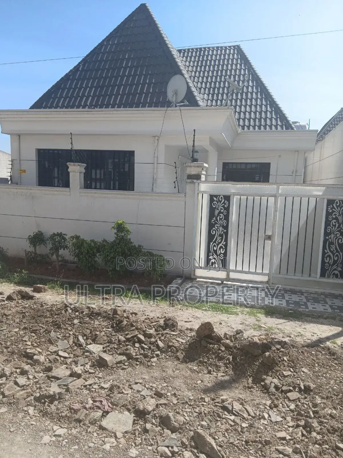 3bdrm Villa in Bole for rent