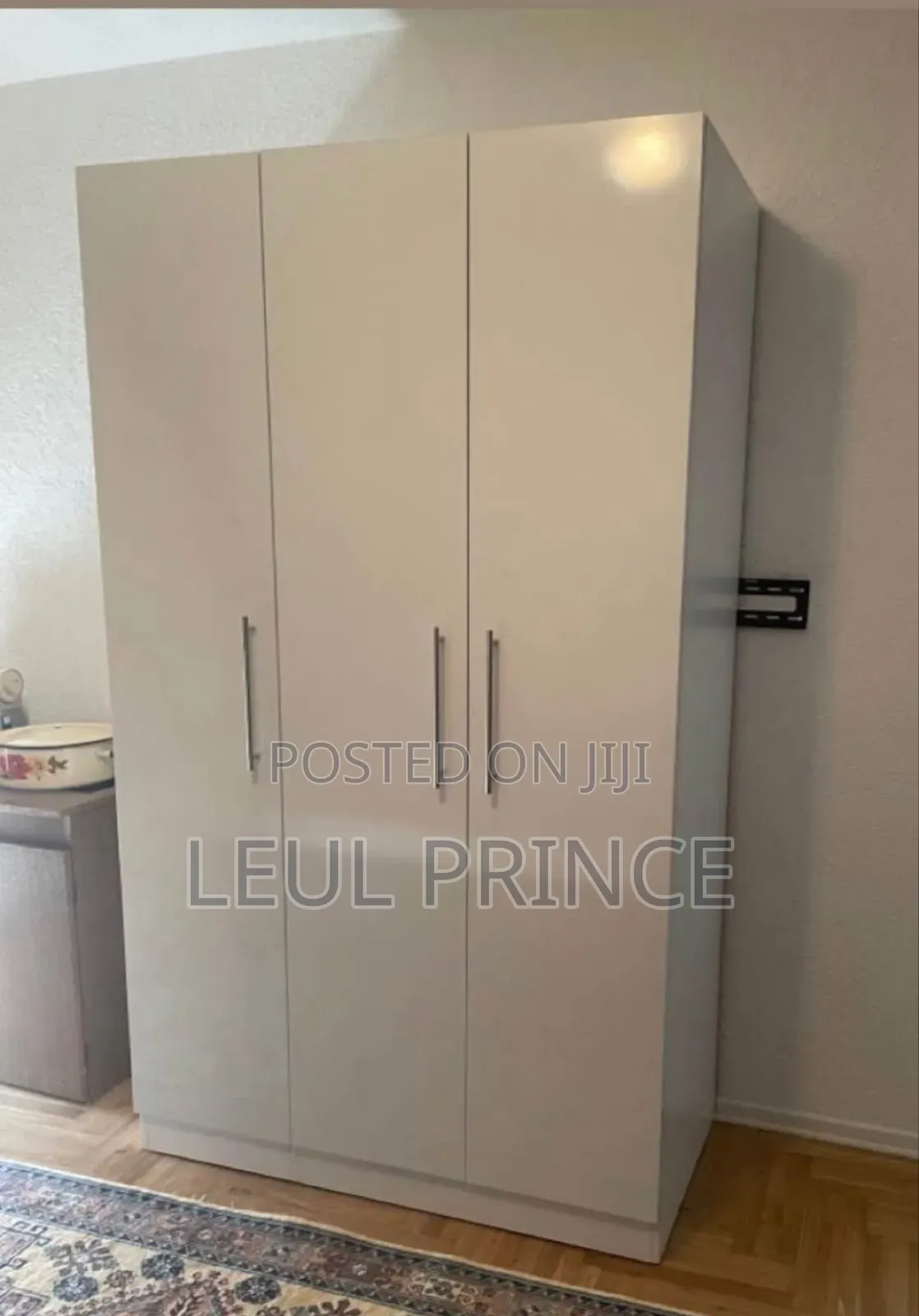 ቁም ሳጥን Laminate