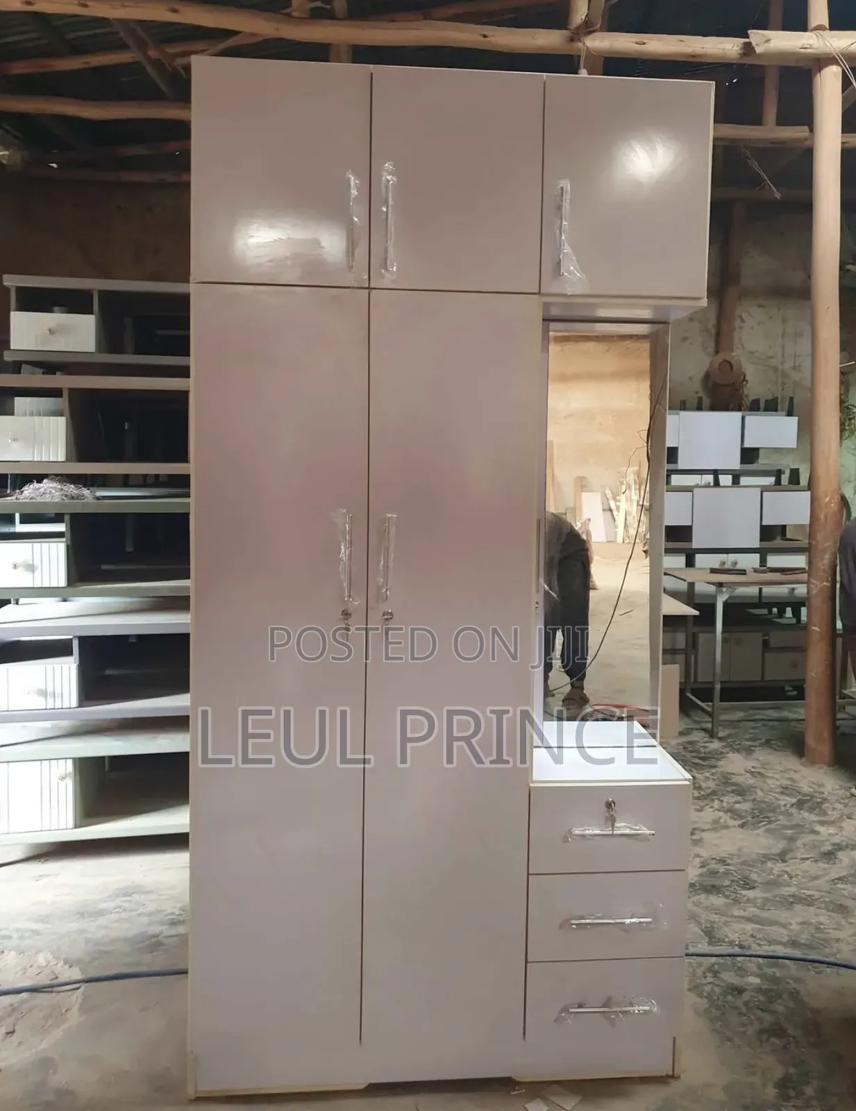 ቁም ሳጥን Laminate