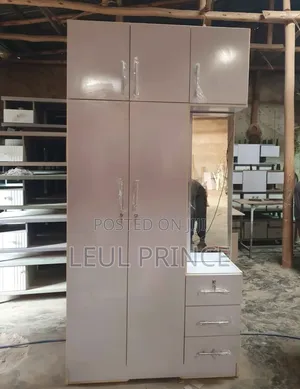 ቁም ሳጥን Laminate