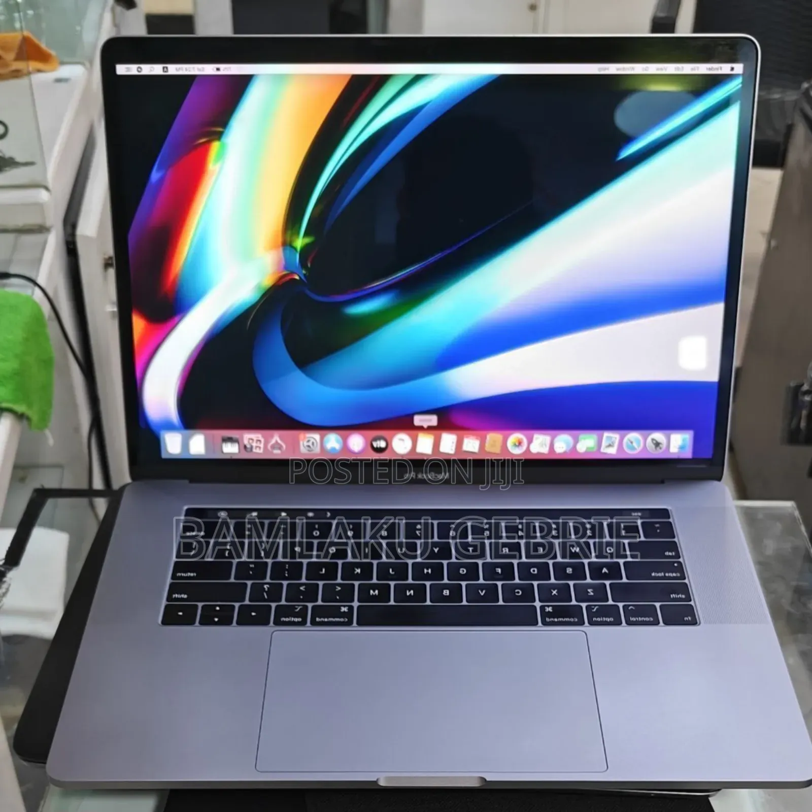 New Laptop Apple MacBook Pro 2019 32GB Intel Core I9 SSD 512GB