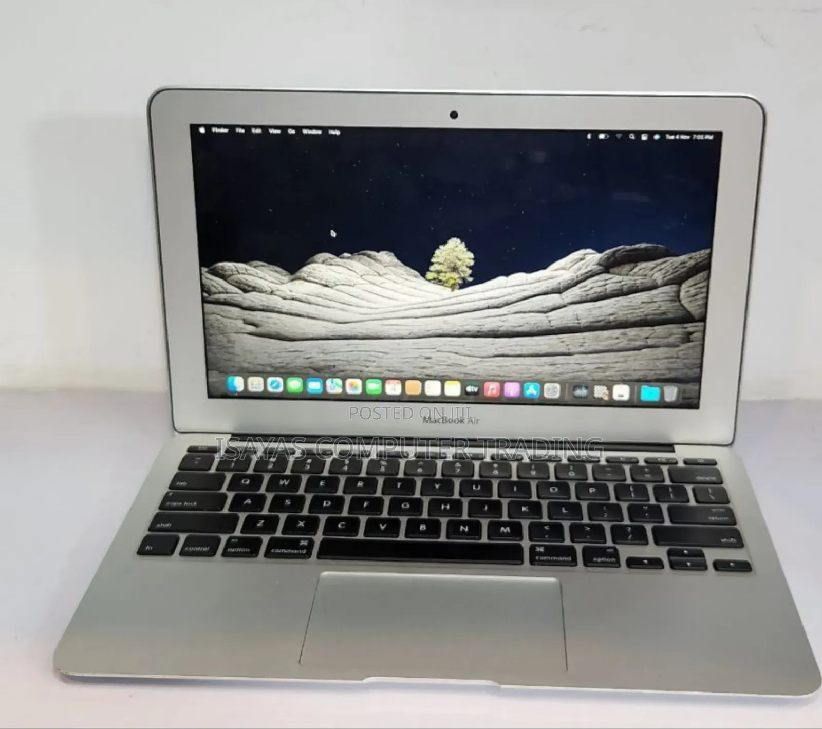 New Laptop Apple MacBook 2015 4GB Intel Core I5 SSD 128GB