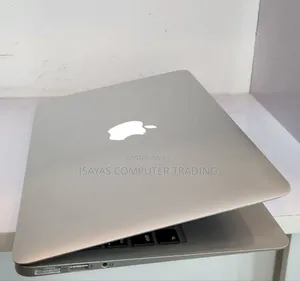 New Laptop Apple MacBook 2015 4GB Intel Core I5 SSD 128GB