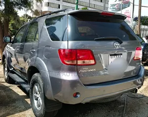 Photo - Toyota Fortuner 2013