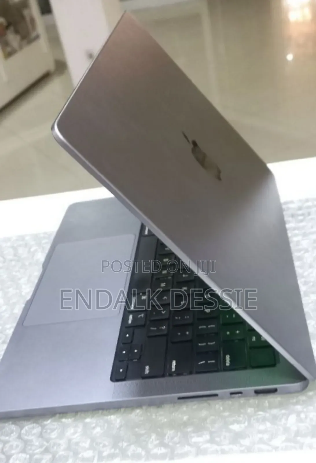 New Laptop Apple MacBook Pro 2021 M1 16GB Apple M1 Pro SSD 512GB