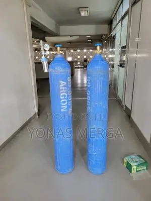Photo - Oxygen Cylinder桶凸oxygen Gas//Function: Gas Cylinders Are High-Pressure