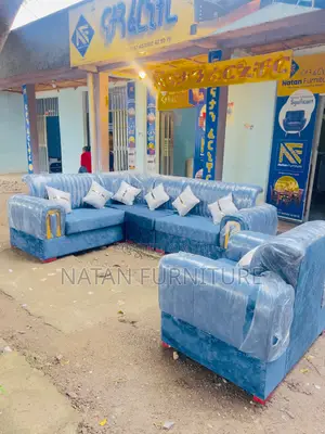 Photo - ሶፋ ጠበብ ላለ ቤት የሚሆን አዲስ ዲዛይን በፈለጉት የከለር አማራጭ