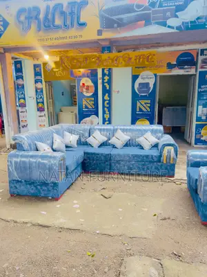 ሶፋ ጠበብ ላለ ቤት የሚሆን አዲስ ዲዛይን በፈለጉት የከለር አማራጭ