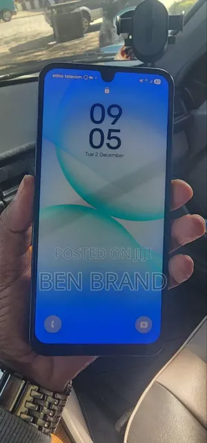 Photo - New Samsung Galaxy A17 5G 128 GB Black