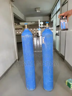 Photo - Oxygen Cylinder努韞oxygen Equipment旋嶙compressed Gases Oxygen