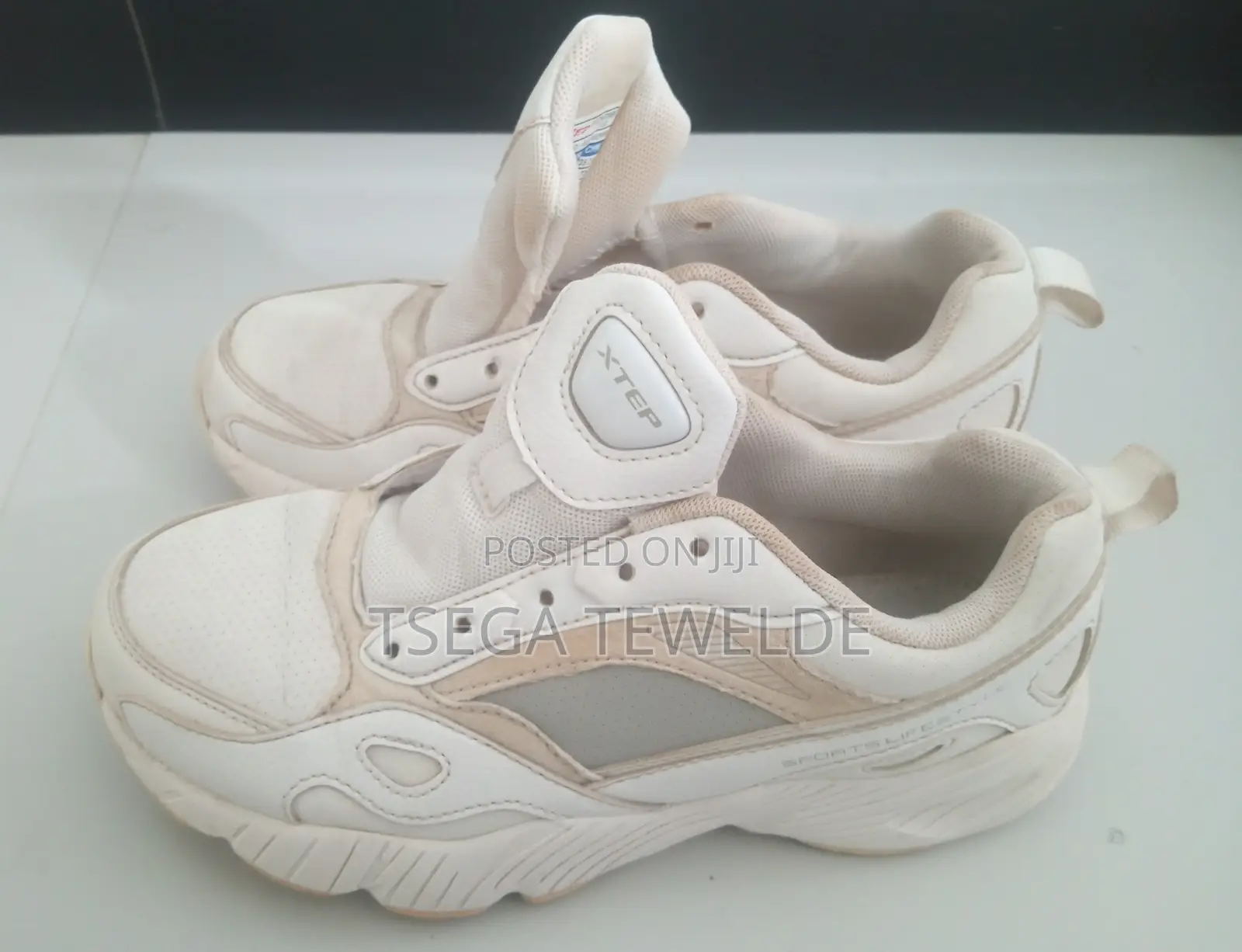 Female Sport Shoe