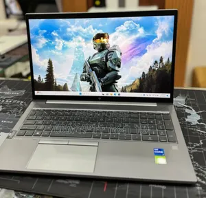 New Laptop HP ZBook Firefly G8 16GB Intel Core I7 SSD 512GB