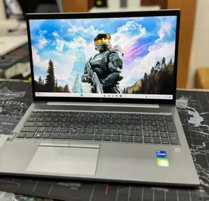 New Laptop HP ZBook Firefly G8 16GB Intel Core I7 SSD 512GB
