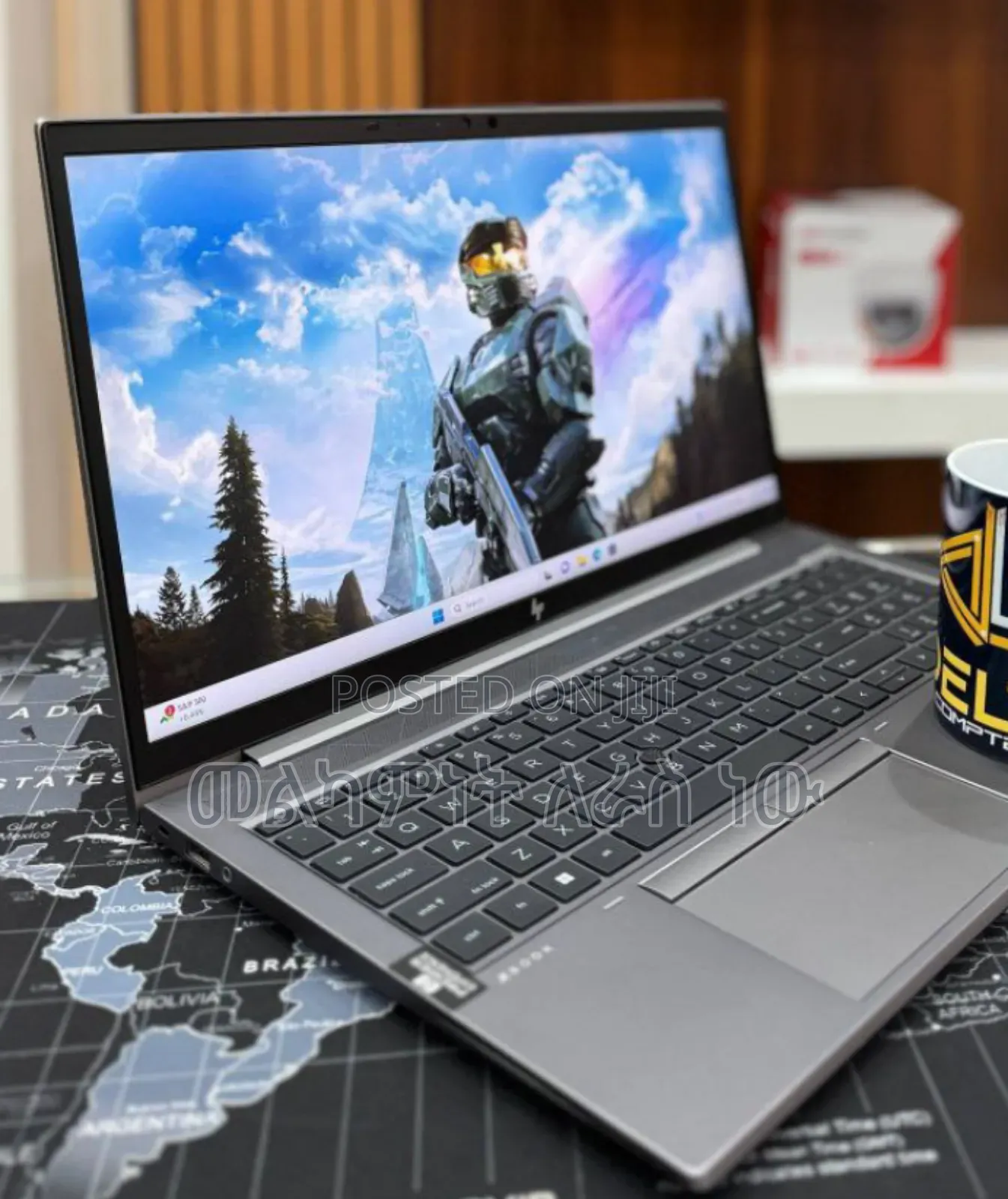 New Laptop HP ZBook Firefly G8 16GB Intel Core I7 SSD 512GB