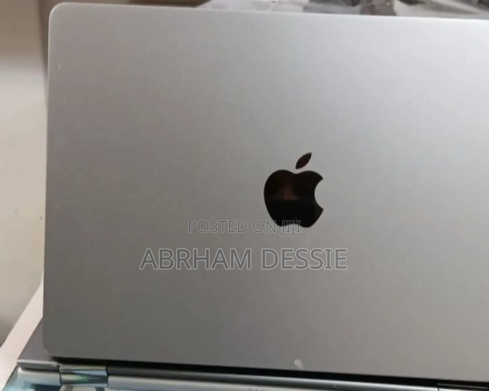 New Laptop Apple MacBook Air 2022 M2 16GB Apple M2 SSD 256GB