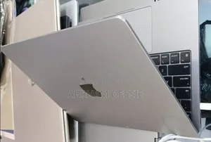 New Laptop Apple MacBook Air 2022 M2 16GB Apple M2 SSD 256GB