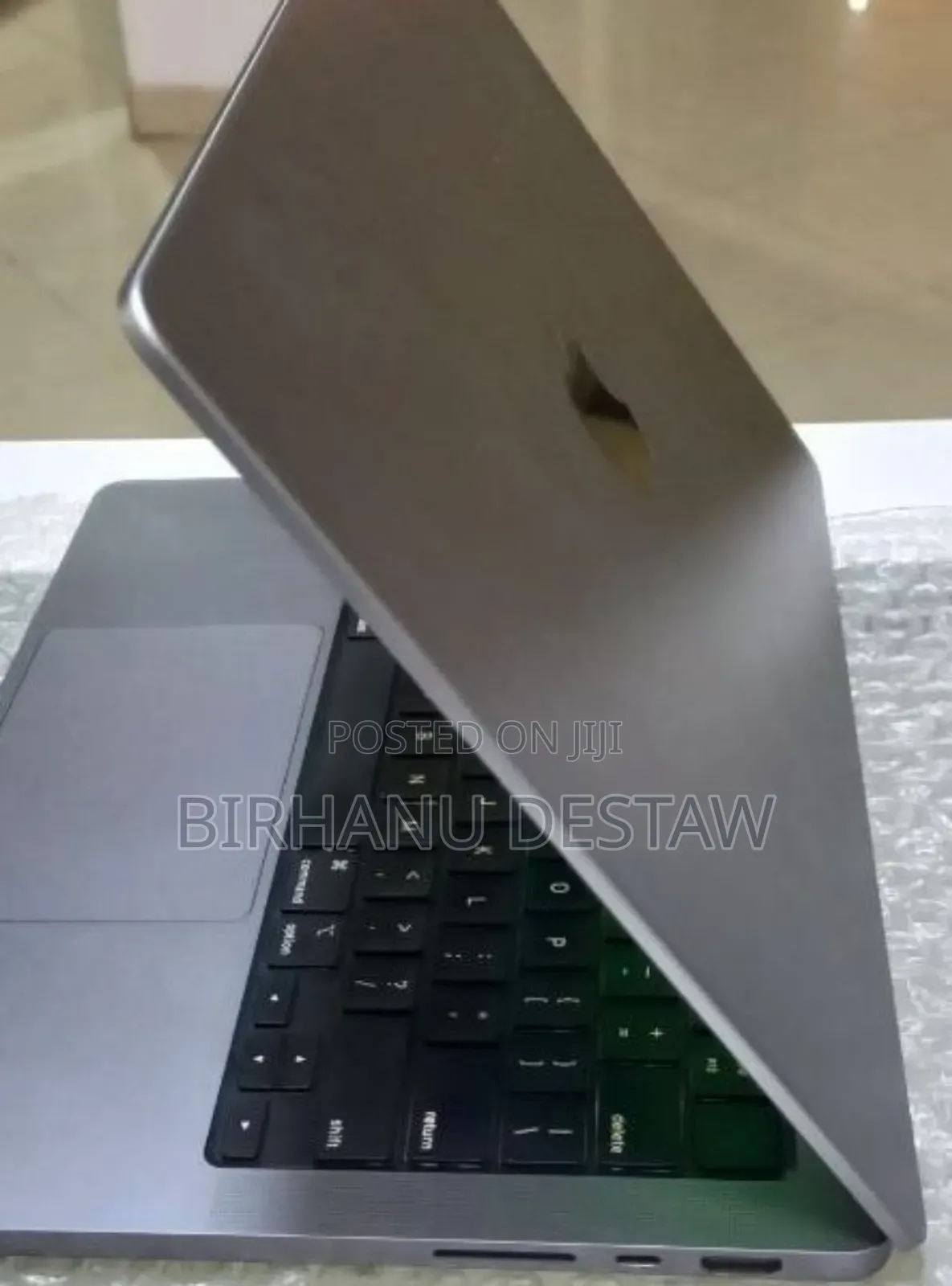 New Laptop Apple MacBook 16GB Apple M1 Pro SSD 512GB