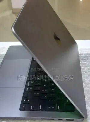New Laptop Apple MacBook 16GB Apple M1 Pro SSD 512GB