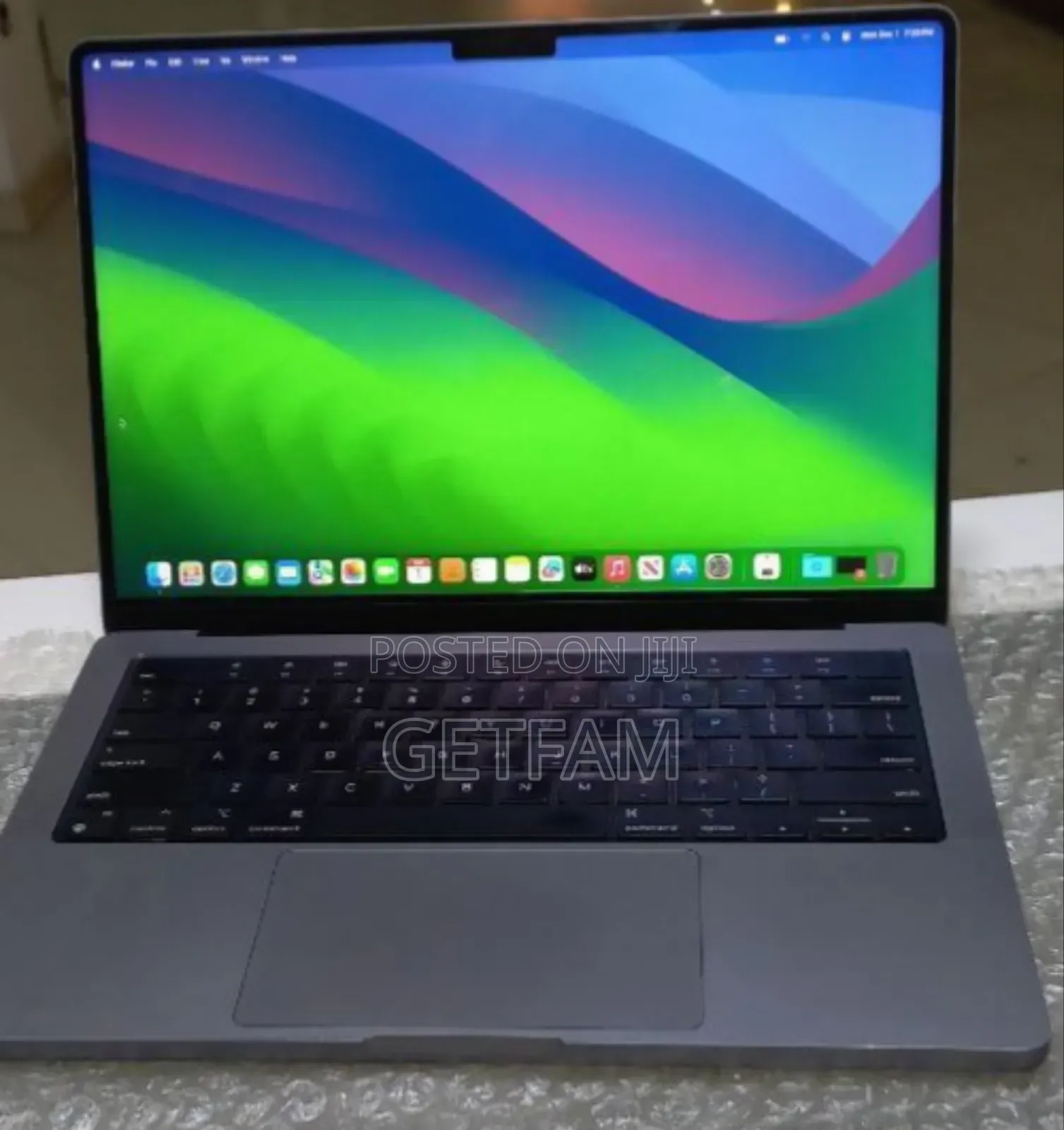 New Laptop Apple MacBook Pro M1 16GB Apple M1 Pro SSD 512GB