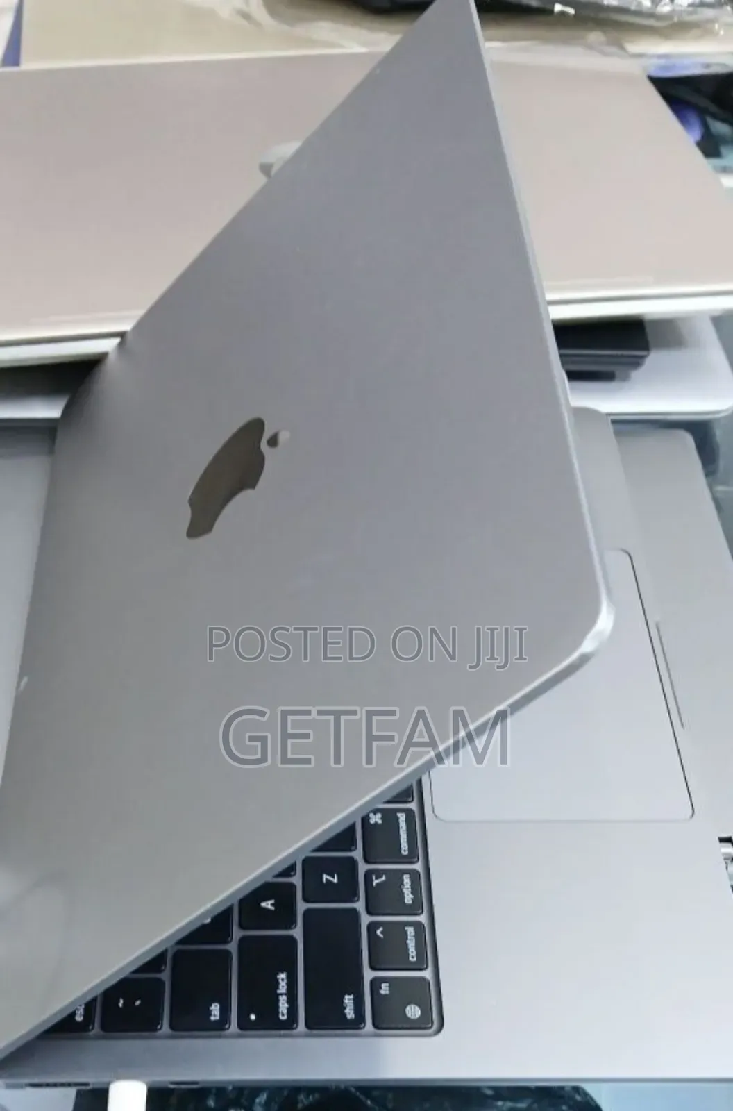 New Laptop Apple MacBook Air 2022 M2 8GB Apple M2 SSD 256GB