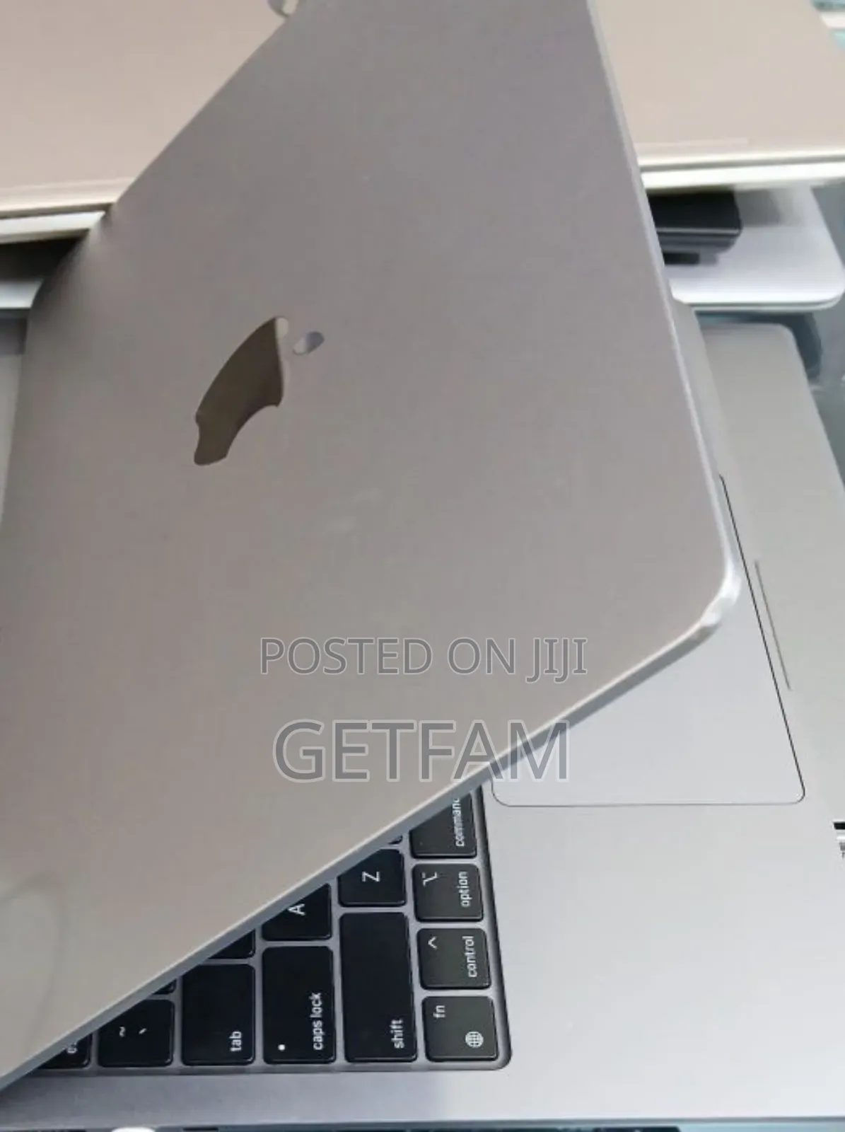 New Laptop Apple MacBook Air 2022 M2 8GB Apple M2 SSD 256GB