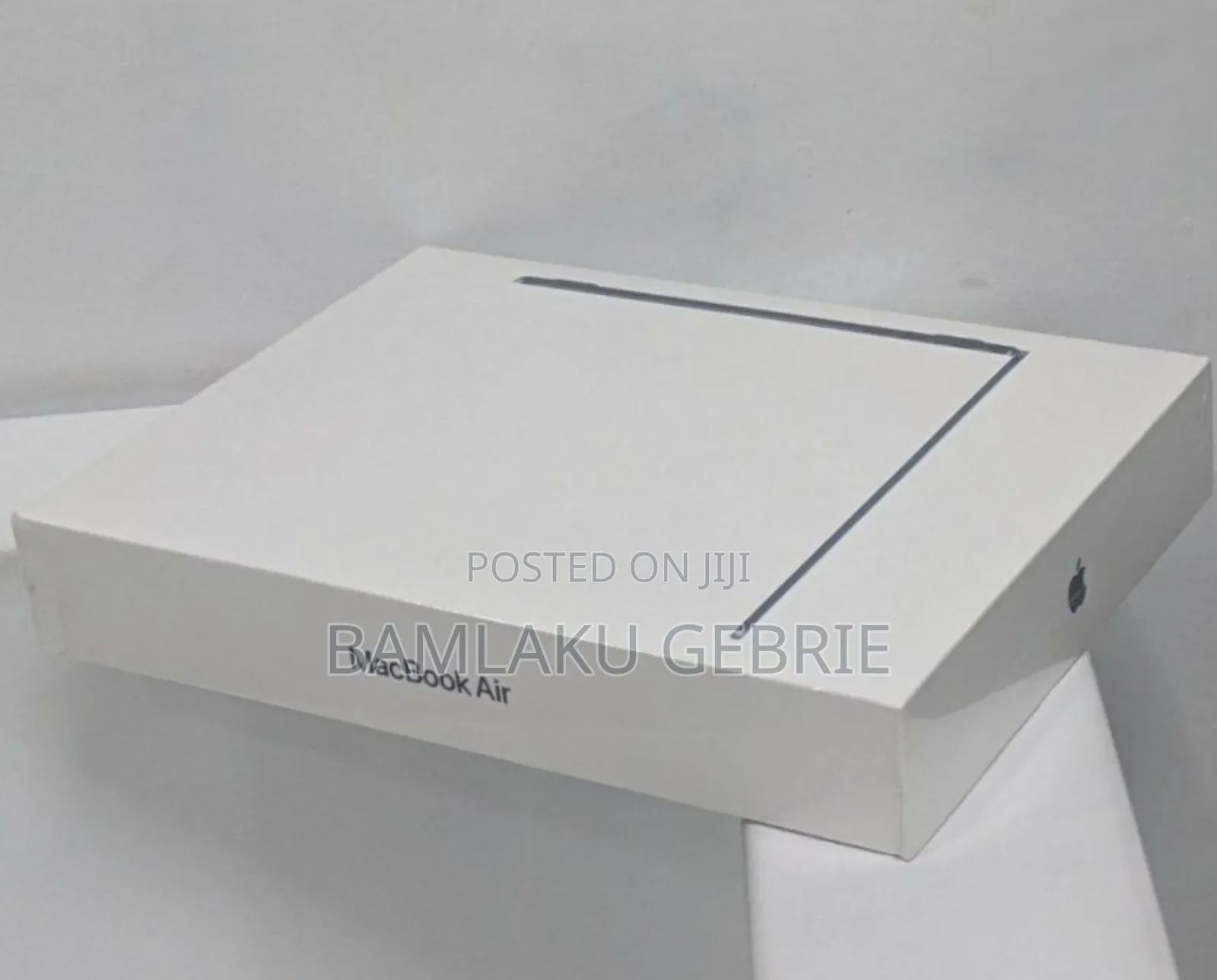 New Laptop Apple MacBook Air 2022 M2 8GB Apple M2 SSD 512GB