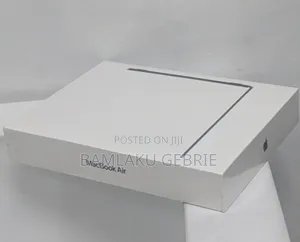 Photo - New Laptop Apple MacBook Air 2022 M2 8GB Apple M2 SSD 512GB